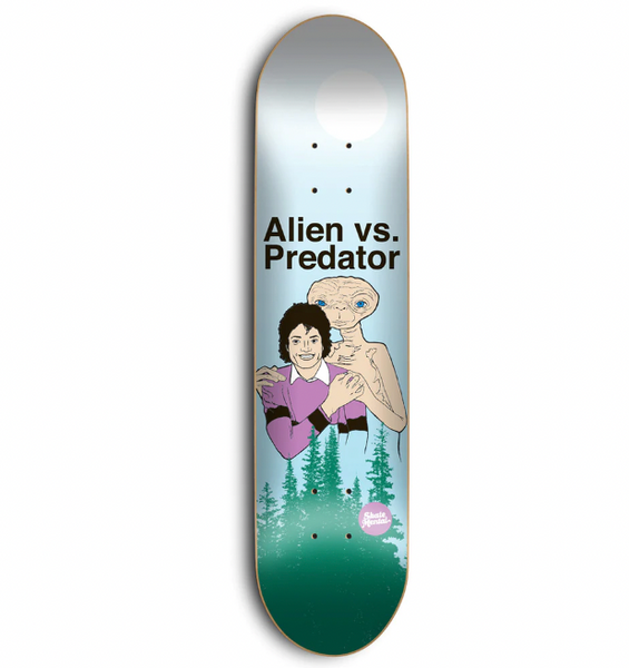Alien vs Predator Day Deck 8.25 *FOIL